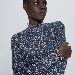 Zara/Printed knit sweater